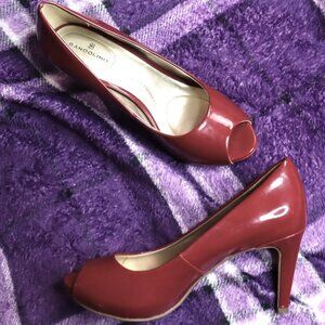 WINE PEEPTOES 6 Bandolino Glossy Red Burgundy Vegan Heels Pumps Formal Retro 60s